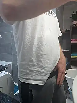 Snapshot of geiler89 chatting on 10.30.25 geiler89 online show from 10.30.25