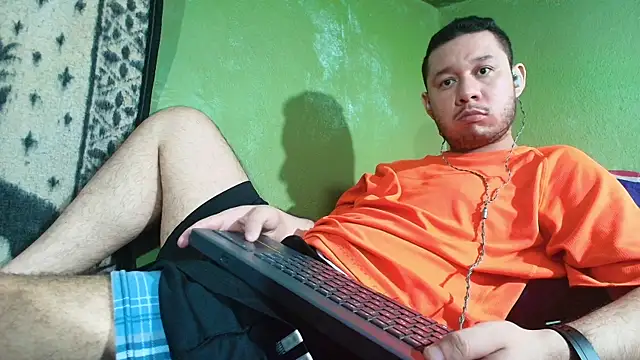 Snapshot of sweet_cock28 chatting on 03.02.25 sweet cock28 online show from 03.02.25