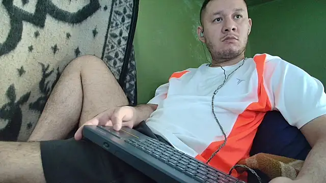Snapshot of sweet_cock28 chatting on 09.10.25 sweet cock28 online show from 09.10.25