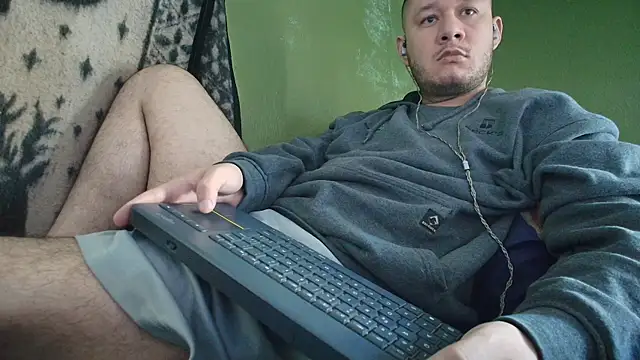 Snapshot of sweet_cock28 chatting on 10.03.25 sweet cock28 online show from 10.03.25