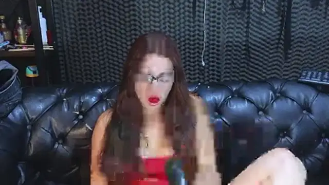 Snapshot of kimberly_swan chatting on 05.20.26 kimberly swan online show from 05.20.26