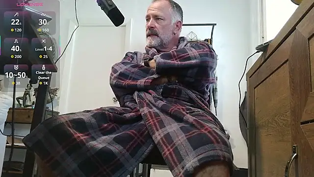 Snapshot of DaddybearVLC chatting on 03.24.26 DaddybearVLC online show from 03.24.26
