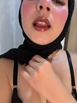 Snapshot of naughty__angel chatting on 04.28.26 naughty angel online show from 04.28.26