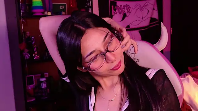 amber yull online show from 06.20.26