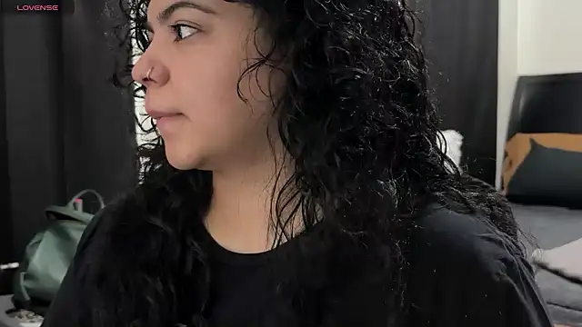 kimmiakiss22 online show from 10.21.25