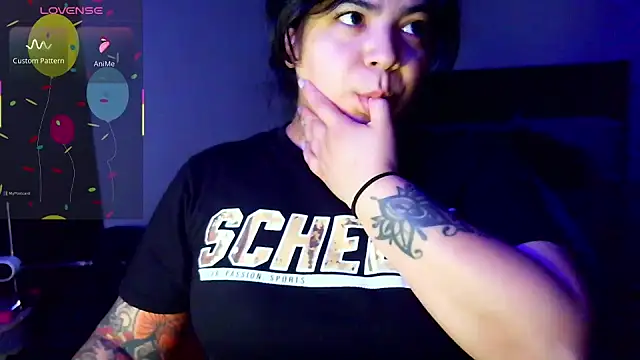 kimmiakiss22 online show from 11.29.25