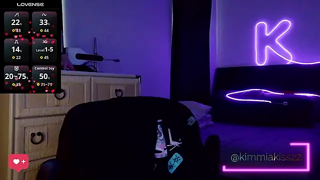 Snapshot of kimmiakiss22 chatting on 02.15.26 kimmiakiss22 online show from 02.15.26