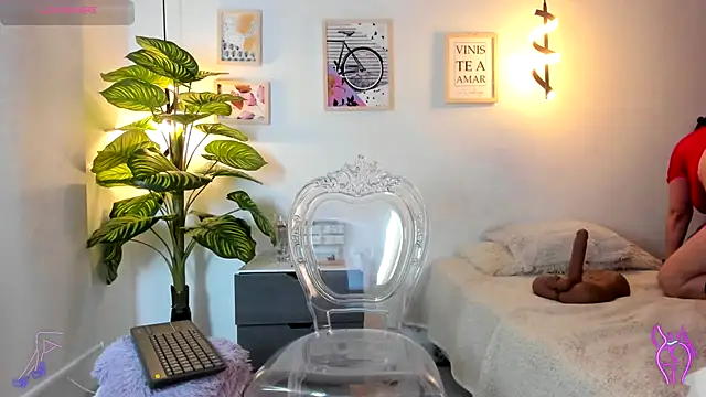 Snapshot of Rachel__Lang chatting on 09.18.25 Rachel  Lang online show from 09.18.25