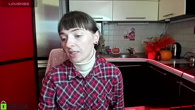 TayanaJons online show from 11.24.25