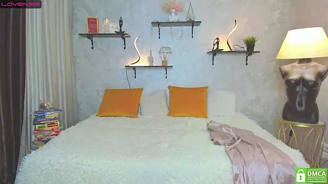 Snapshot of StripBianka chatting on 01.18.25 StripBianka online show from 01.18.25