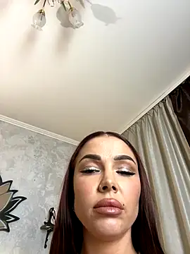 Snapshot of StripBianka chatting on 11.07.25 StripBianka online show from 11.07.25