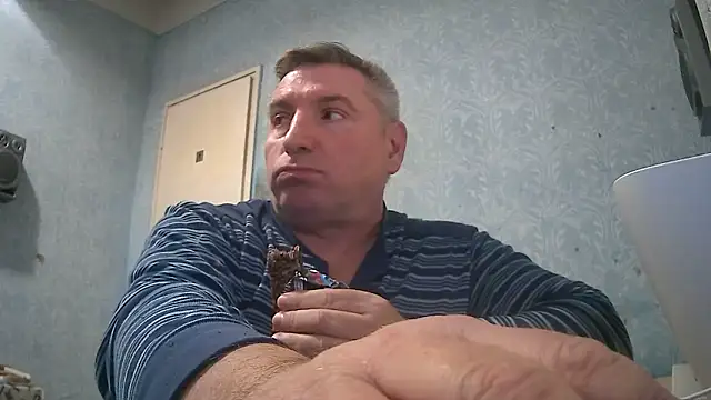 Snapshot of GYurmoka70 chatting on 10.08.25 GYurmoka70 online show from 10.08.25