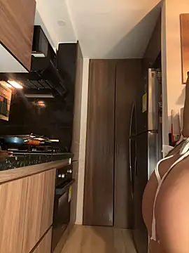 Snapshot of crystal_bunny7 chatting on 02.10.25 crystal bunny7 online show from 02.10.25