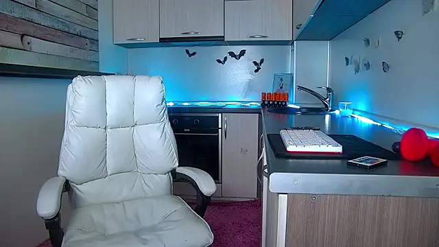 Snapshot of Skinny_Nally chatting on 11.06.25 Skinny Nally online show from 11.06.25