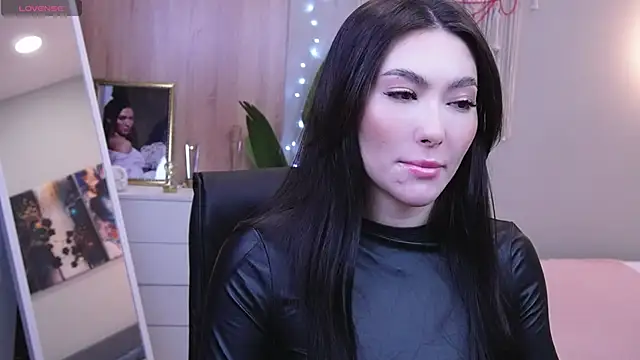 Molly Jons online show from 03.11.25