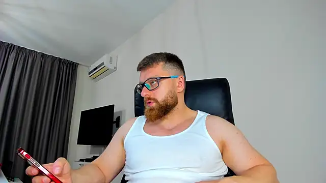 Snapshot of Findom_guy chatting on 04.18.26 Findom guy online show from 04.18.26