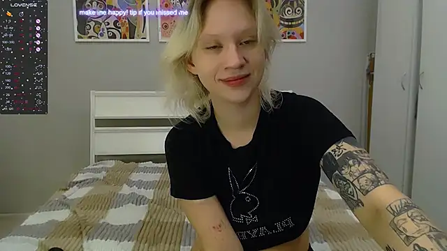 Snapshot of amelia_lye chatting on 02.22.25 amelia lye online show from 02.22.25