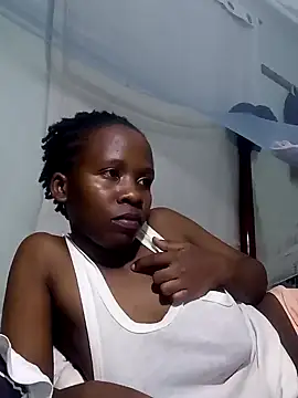 Snapshot of Queentesi chatting on 12.18.24 Queentesi online show from 12.18.24