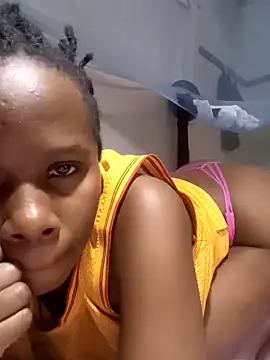 Snapshot of Queentesi chatting on 01.03.25 Queentesi online show from 01.03.25