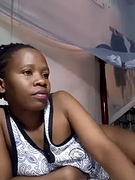 Snapshot of Queentesi chatting on 01.08.25 Queentesi online show from 01.08.25