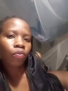 Snapshot of Queentesi chatting on 01.27.25 Queentesi online show from 01.27.25