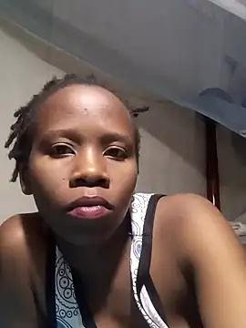 Snapshot of Queentesi chatting on 01.29.25 Queentesi online show from 01.29.25