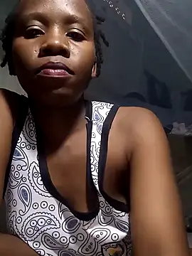 Snapshot of Queentesi chatting on 02.02.25 Queentesi online show from 02.02.25