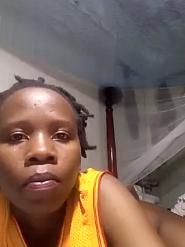 Snapshot of Queentesi chatting on 02.24.25 Queentesi online show from 02.24.25