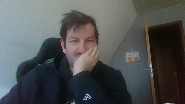 Snapshot of Golffahrer1982 chatting on 11.08.25 Golffahrer1982 online show from 11.08.25