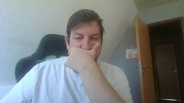 Snapshot of Golffahrer1982 chatting on 11.10.25 Golffahrer1982 online show from 11.10.25