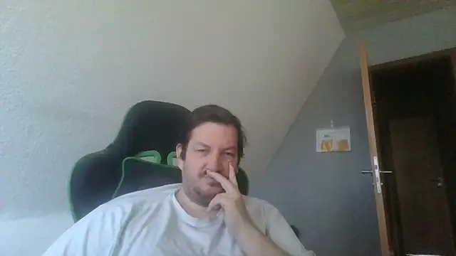 Snapshot of Golffahrer1982 chatting on 11.12.25 Golffahrer1982 online show from 11.12.25