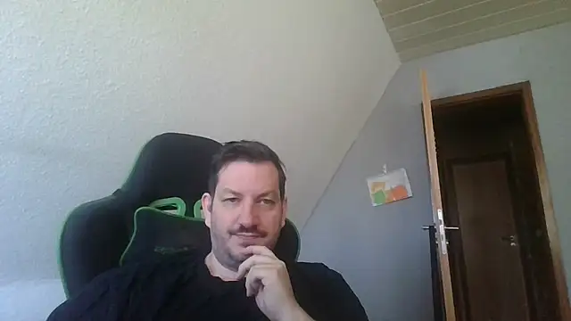 Snapshot of Golffahrer1982 chatting on 03.20.26 Golffahrer1982 online show from 03.20.26