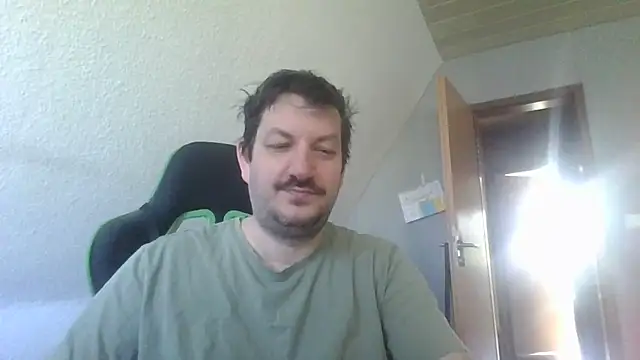 Snapshot of Golffahrer1982 chatting on 05.26.26 Golffahrer1982 online show from 05.26.26