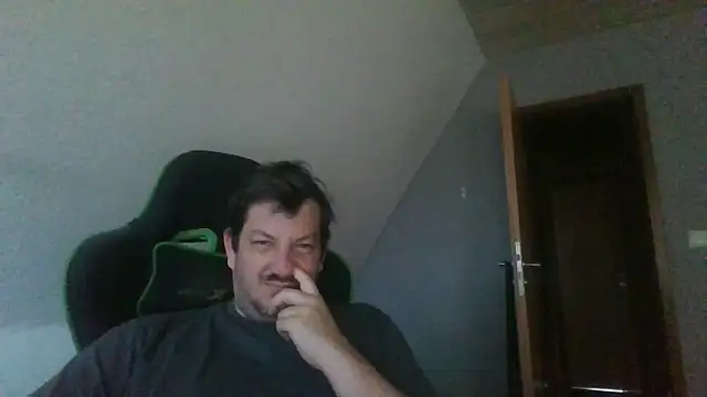 Snapshot of Golffahrer1982 chatting on 05.31.26 Golffahrer1982 online show from 05.31.26
