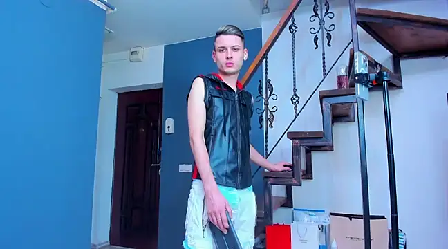 andboyfor6 online show from 02.15.25