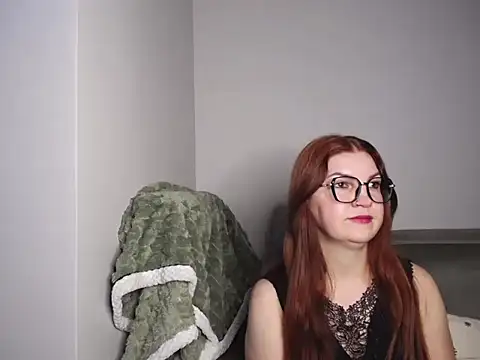 MartinePrettyFeet online show from 01.15.26