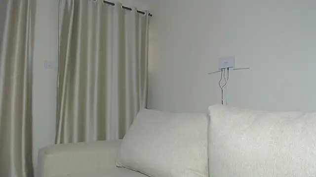 NIKKIE LOVE online show from 09.29.25