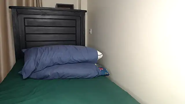 NIKKIE LOVE online show from 10.28.25