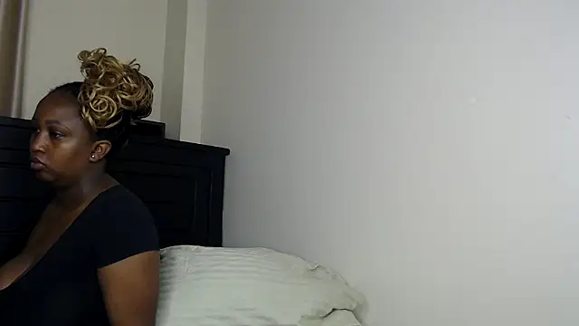 Snapshot of NIKKIE_LOVE chatting on 02.05.26 NIKKIE LOVE online show from 02.05.26