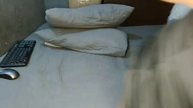 CURVEYDOLLXX online show from 12.28.24