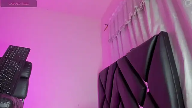 stephany doll  online show from 03.04.26