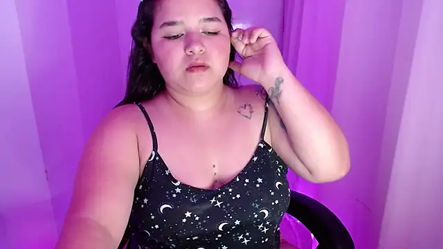 Snapshot of AngelitaWild_ chatting on 09.23.25 AngelitaWild online show from 09.23.25