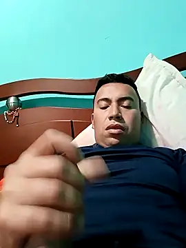 Diego leon27 online show from 12.27.24