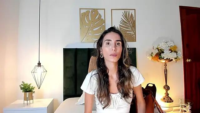 Nina Cavaali online show from 12.10.24