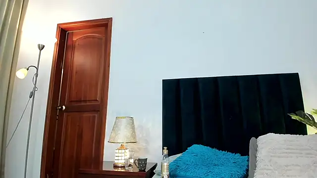 Nina Cavaali online show from 12.19.24