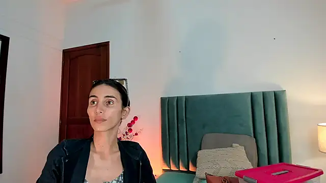 Nina Cavaali online show from 12.23.24