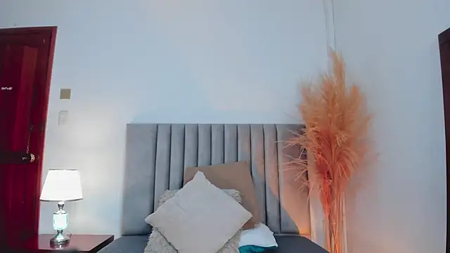 Nina Cavaali online show from 12.27.24