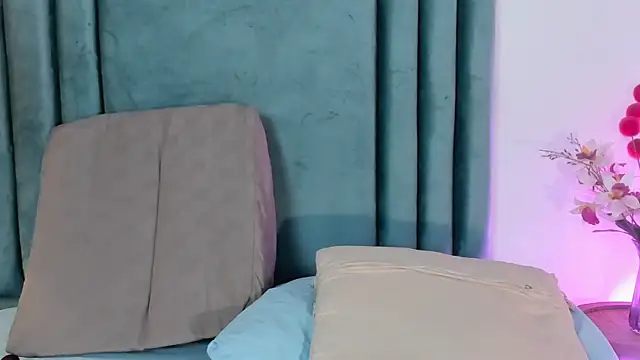 Nina Cavaali online show from 01.13.25