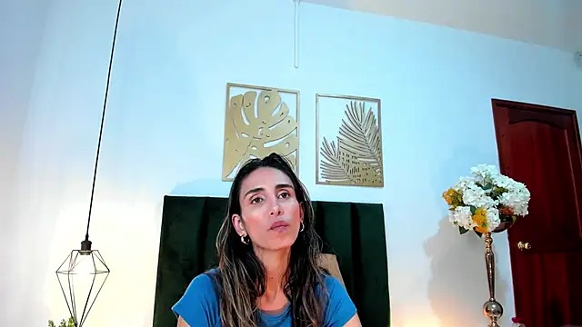 Nina Cavaali online show from 02.08.25