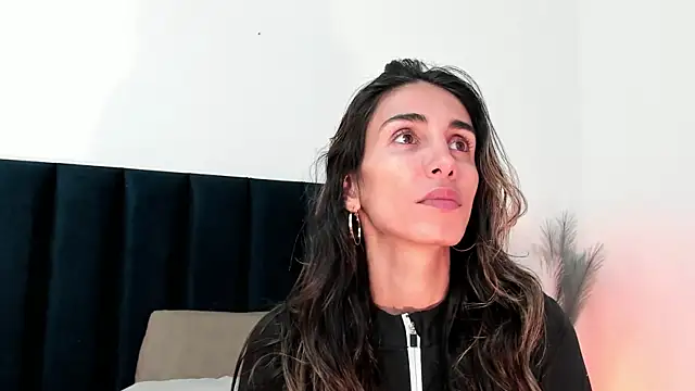 Nina Cavaali online show from 02.09.25